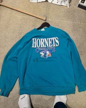 Vintage 1993 Charlotte Hornets NBA Eastern Conference Crewneck Sweatshirt Teal